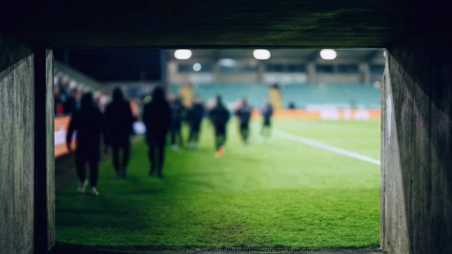 米兰网页版关注：姆巴佩连续三场替补席观战经纪人已抵塞维利亚展开谈判